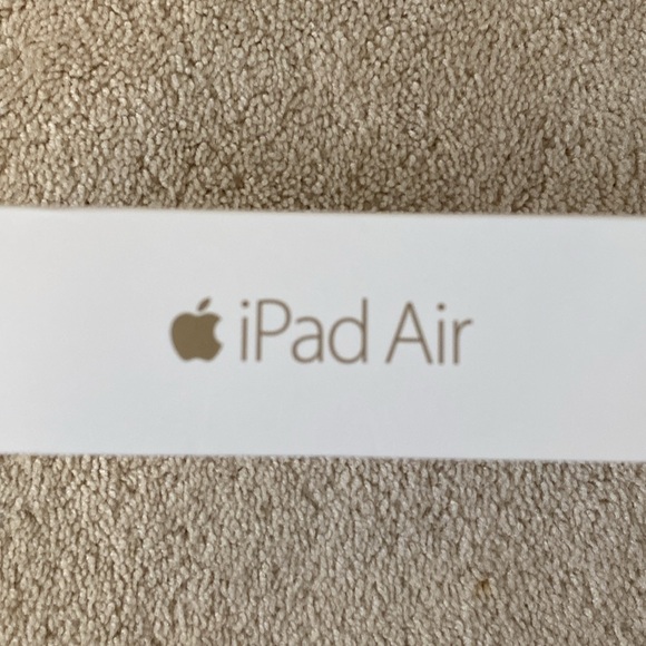 Apple IPad Gen 2 16GB Wi Fi Only Rose Gold Generation 2 A1566 - Picture 3 of 7